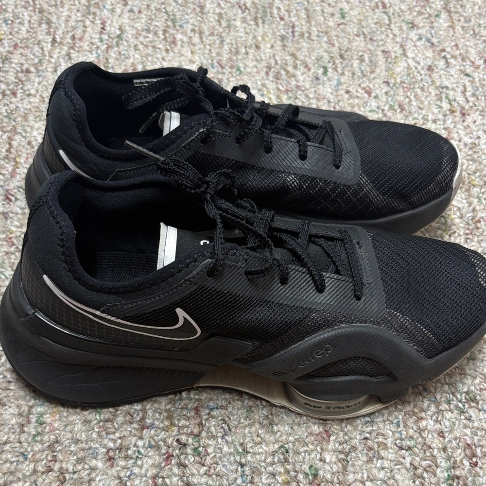 Nike Black and White Running Sneakers